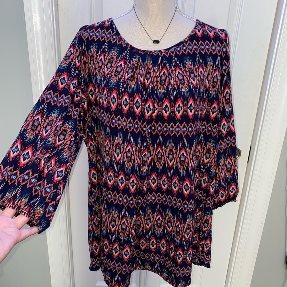 🌻BUNDLE 3 Women’s blouses for 30% off!🌻